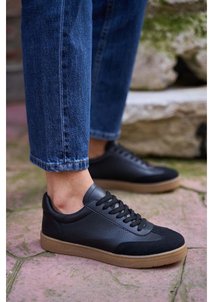 Siyah Kadın Logo Detaylı Spor Ayakkabı fiyatları