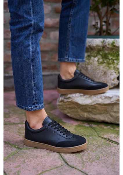 Siyah Kadın Logo Detaylı Spor Ayakkabı modelleri