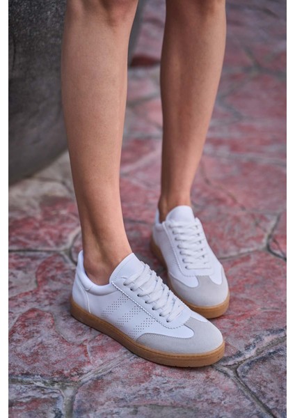 Beyaz Kadın Logo Detaylı Spor Ayakkabı fiyatları