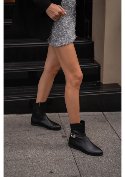 Siyah Kadın Toka Aksesuarlı Kadın Deri Bot modelleri