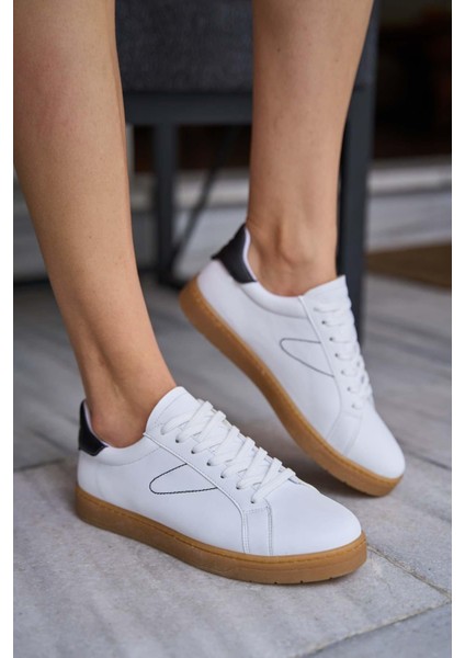 Beyaz-Siyah Kadın Retro Taban Detaylı Spor Ayakkabı fiyatları