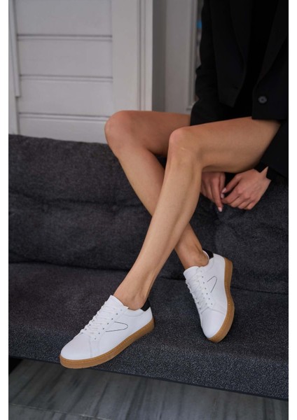 Beyaz-Siyah Kadın Retro Taban Detaylı Spor Ayakkabı modelleri
