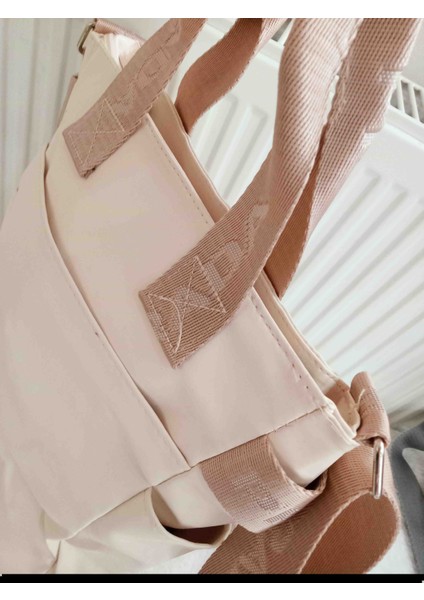 Askılı Çok Gözlü Krem Çanta fırsatları