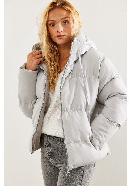 Kadın Kapüşonlu Şişme Mont indirimleri