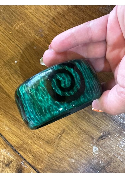 Yeşil Desenli Kemik Kadın Bilezik Çap 7 cm fırsatları