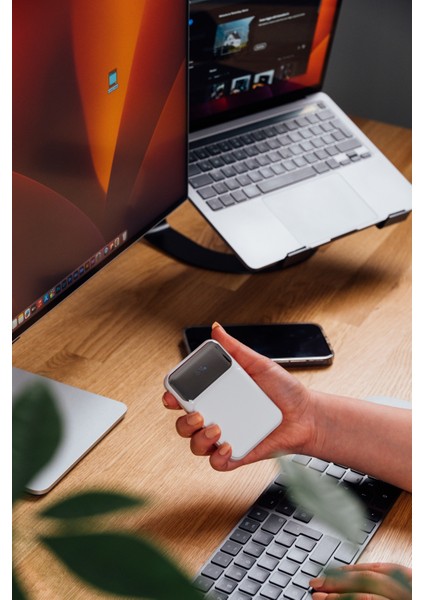 P104 10000MAH Prm Dahili Kablolu HSC22.5W+PD20W Beyaz Powerbank fırsatları