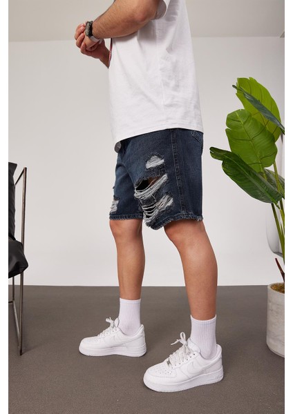 Yırtık Koyu Denim Şort