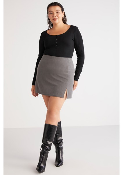 Zazanabb Kadın Fitilli Görünümlü Vücudu Saran Derin Yuvarlak Yaka Düğmeli Siyah Büyük Beden Bluz fiyatları