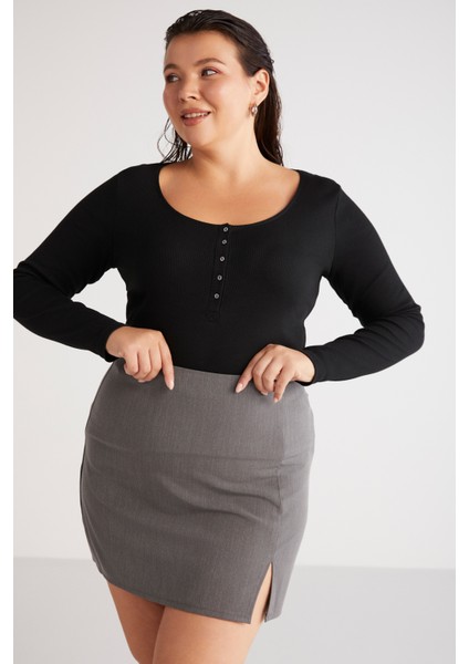 Zazanabb Kadın Fitilli Görünümlü Vücudu Saran Derin Yuvarlak Yaka Düğmeli Siyah Büyük Beden Bluz modelleri
