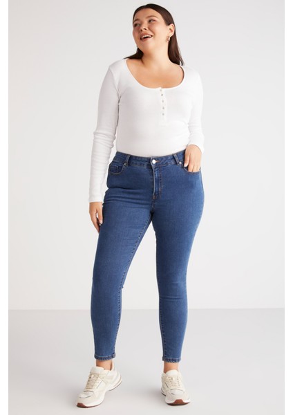 Zazanabb Kadın Fitilli Görünümlü Vücudu Saran Derin Yuvarlak Yaka Düğmeli Beyaz Büyük Beden Bluz modelleri