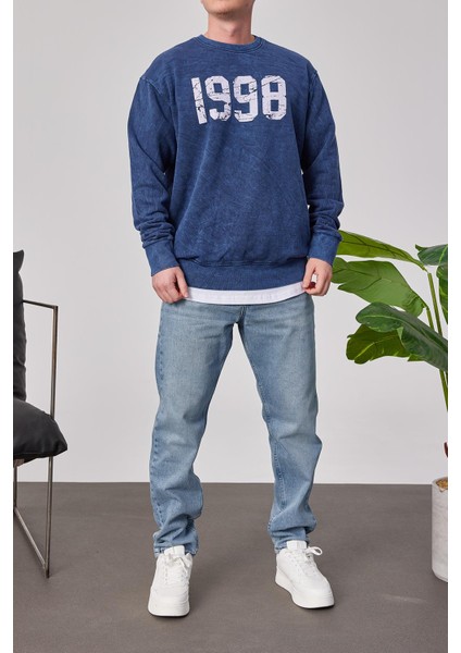 1998 Baskılı Mavi Yıkamalı Sweatshirt fırsatları