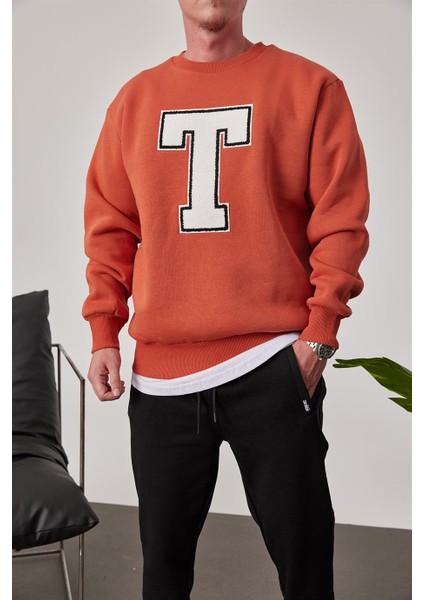 T Harf Baskılı Kiremit Sweatshirt fiyatları
