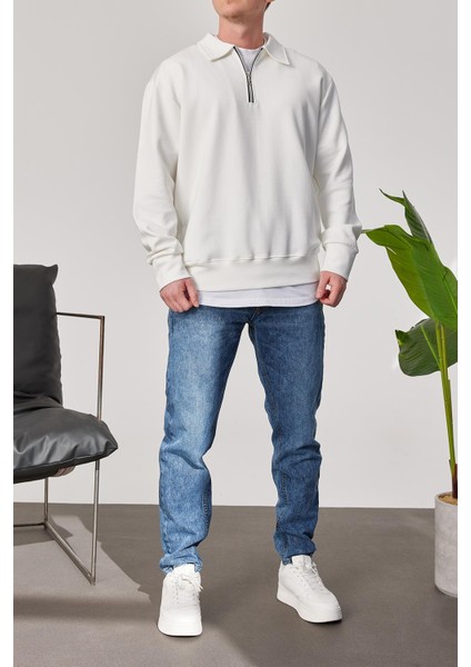 Yakası Fermuarlı Basic Beyaz Sweatshirt