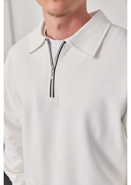 Yakası Fermuarlı Basic Beyaz Sweatshirt fiyatları