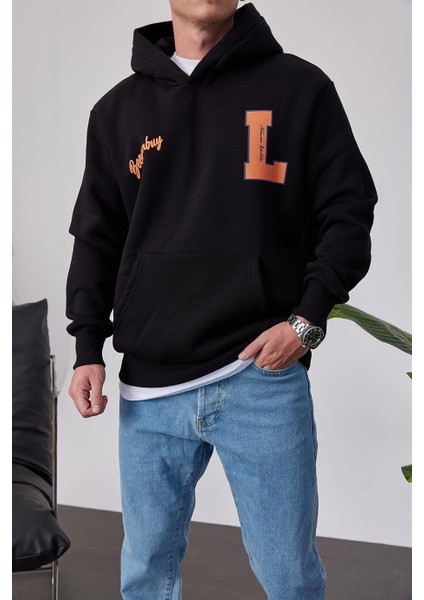 L Harf Baskılı Siyah Kapüşonlu Sweatshirt fiyatları