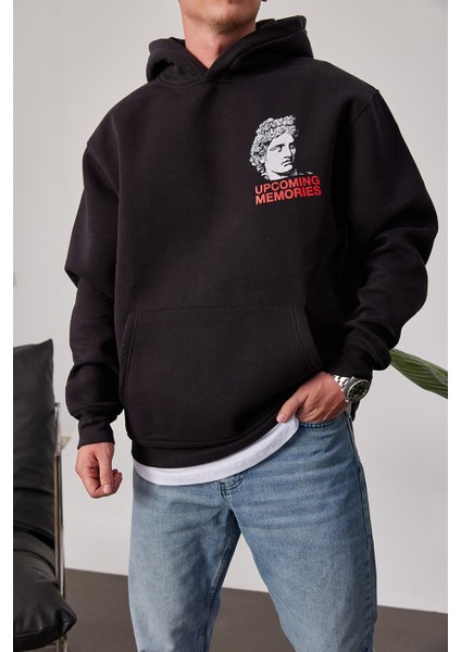 Renkli Heykel Baskılı Siyah Kapüşonlu Sweatshirt fiyatları