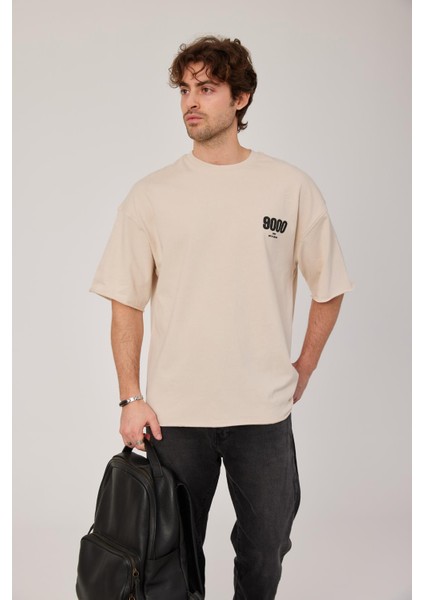 9000 Rakam Baskılı Krem Tshirt fırsatları