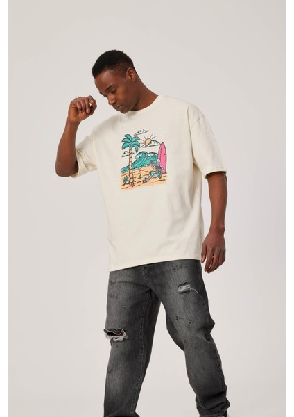 Sörfçü Iskelet Baskılı Krem Tshirt