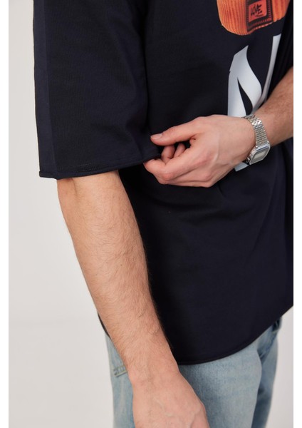 M Harf Baskılı Lacivert Tshirt fırsatları