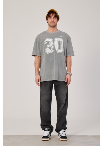 30 Rakam Baskılı Yıkamalı Gri Tshirt