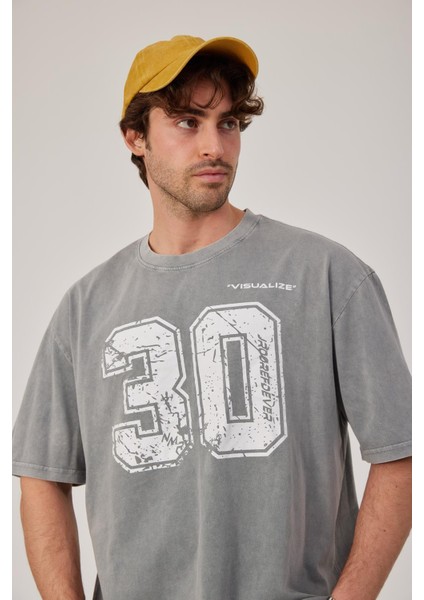 30 Rakam Baskılı Yıkamalı Gri Tshirt modelleri
