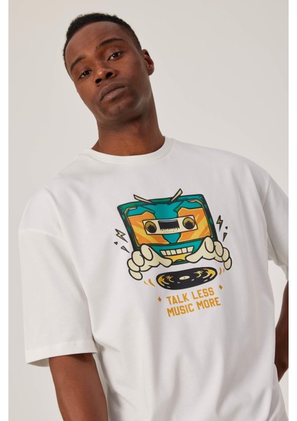 Kaset Figür Baskılı Beyaz Tshirt fiyatları