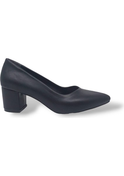 106 Kadın Siyah Sivri Burun Alçak Topuklu Ayakkabı