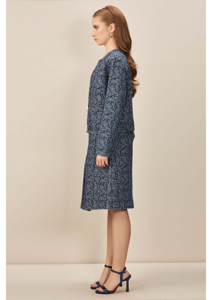 Yuvarlak Yaka Mavi Jakarlı Ceket modelleri