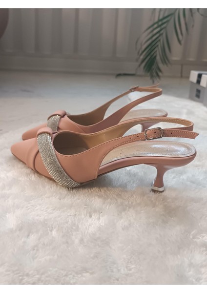 Gevo Sivri Kapalı Burun Taşlı Toka Detaylı 5,5 cm Ince Topuk Abiye Topuklu Ayakkabı indirimleri