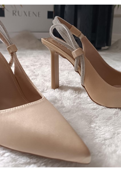 Astra Taş Işleme Detaylı, Sivri Burun, Topuk Dekolteli Saten / Mat Cilt 9,5 cm Stiletto