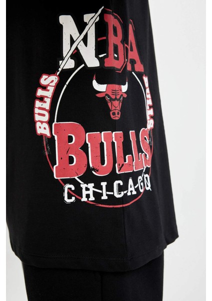 Fit NBA Chicago Bulls Standart Fit Bisiklet Yaka Sırt Basklı Pamuklu Kısa Kollu Tişört C9271AX24AU