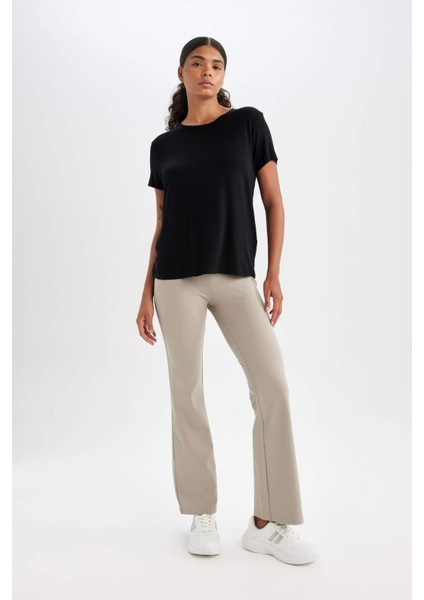 Fit Standart Fit Bisiklet Yaka Sporcu Basic Düz Kısa Kollu Tişört D1904AX24AU fiyatları