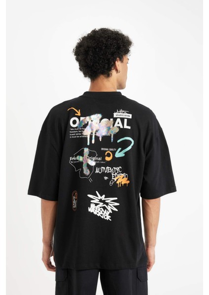 %100 Pamuk Siyah Loose Fit Bisiklet Yaka Sırt Baskılı Kısa Kollu Tişört B8949AX24AU