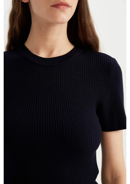 Crop Bisiklet Yaka Basic Düz Fitilli Kısa Kollu Triko Kazak C5638AX24AU