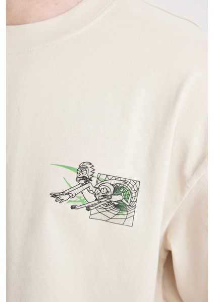 Rick and Morty Oversize Geniş Kalıp Bisiklet Yaka Sırt Baskılı Kısa Kollu Tişört B8100AX24SM