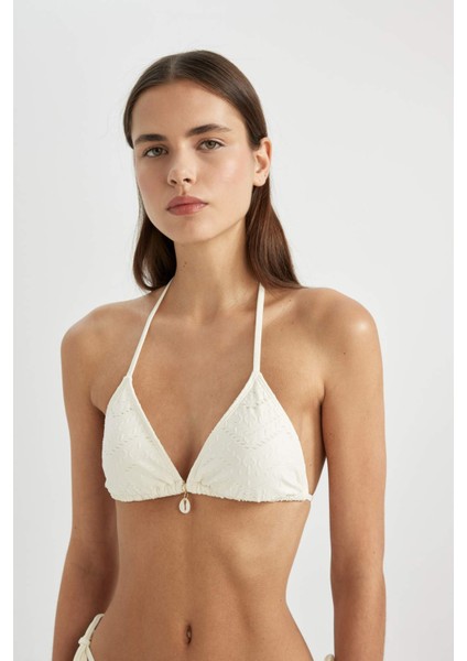 Fall in Love Regular Fit Nakışlı Brode Üçgen Bikini Üstü B6894AX24SM
