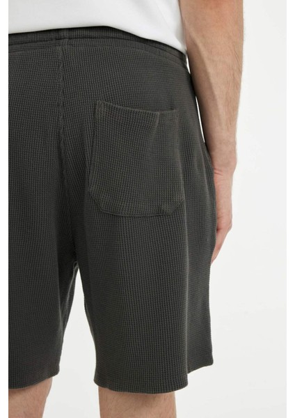 Relax Fit Petek Dokulu Cepli Bermuda Şort C7431AX24SM