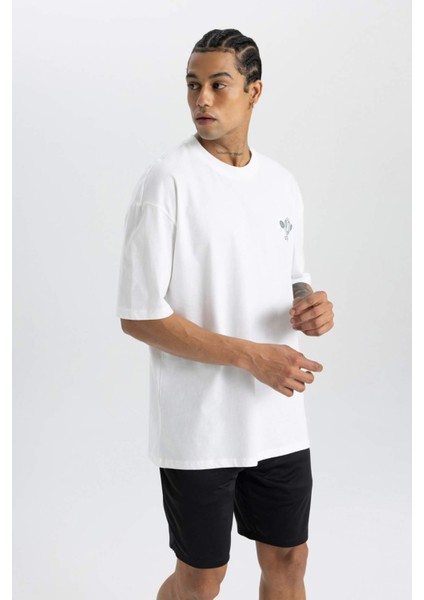 Fit Oversize Fit Bisiklet Yaka Sırt Baskılı Kısa Kollu Tişört C0423AX24SM
