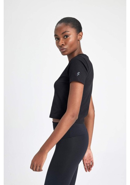 Fit Crop Bisiklet Yaka Sporcu Basic Kısa Kollu Tişört A2430AX24SP