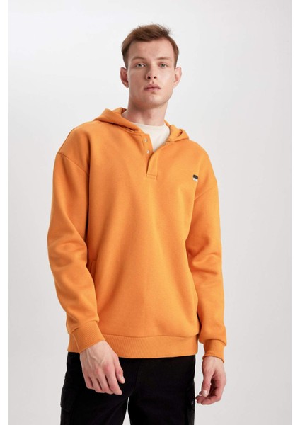 Comfort Regular Fit Rahat Kalıp Kapüşonlu Çıtçıt Kapamalı Baskılı Sweatshirt B4766AX24SP