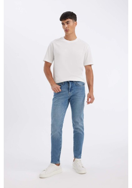 Slim Tapered Fit Dar Kalıp Normal Bel Daralan Paça Jean Pantolon B7781AX24SP