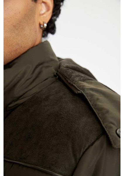 Su Geçirmez Slim Fit Dar Kesim Kapüşonlu Fermuarlı Çıtçıtlı Cepli Astarlı Mont R2303AZ23WN