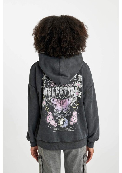 Oversize Geniş Kalıp Sırt Baskılı Kapüşonlu Soluk Yıkama Efektli Kalın Sweatshirt B7282AX23WN