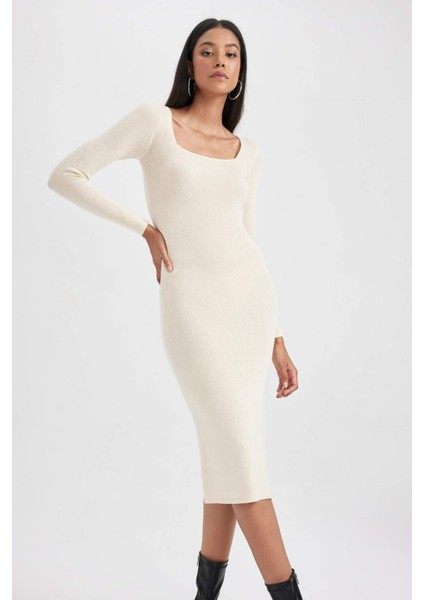 Fitted Kare Yaka Basic Düz Uzun Kollu Yırtmaçlı Midi Triko Elbise