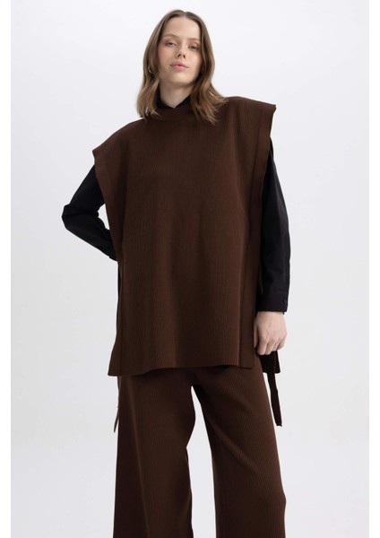 Regular Fit Bisiklet Yaka Basic Düz Yan Bağlama Detaylı Triko Süveter Y1323AZ23AU