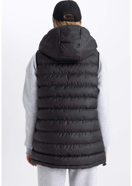 Su Geçirmez Regular Fit Kapüşonlu Yelek A0976AX23AU