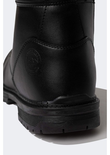 Erkek Düz Taban Suni Deri Bot B2633AX23WN