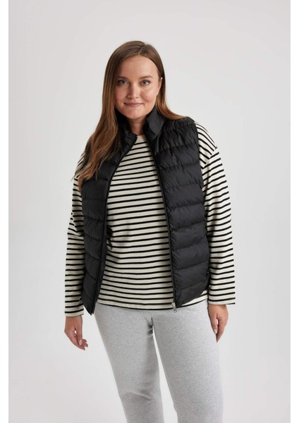 Su İtici Regular Fit Dik Yaka Basic Cepli Şişme Yelek Z0760AZ23SP