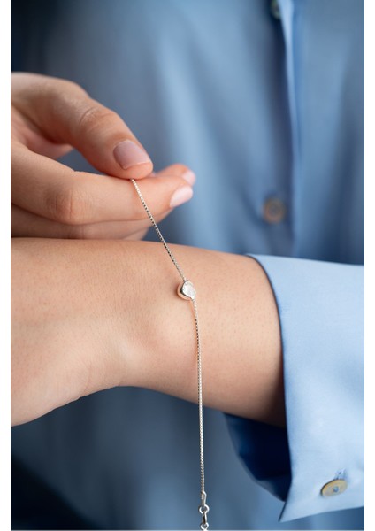 925 Ayar Gümüş Rodyum Kaplama Zirkon Taşlı Minimal Kalp Model Bileklik