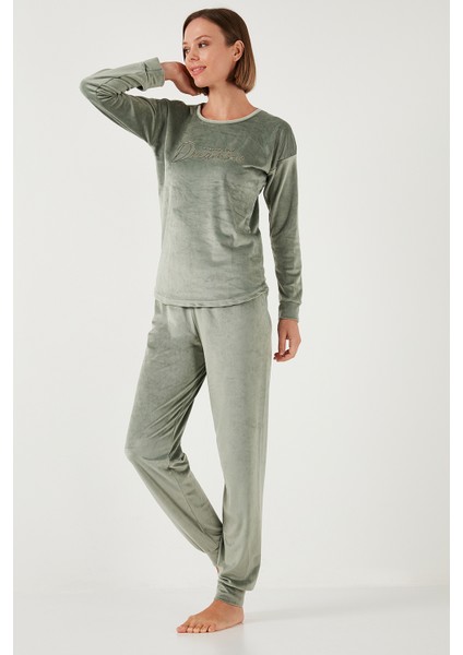 Standart Fit Bisiklet Yaka Yumuşak Kadife Pijama Takımı Bayan Pijama Takımı 6094202 fiyatları